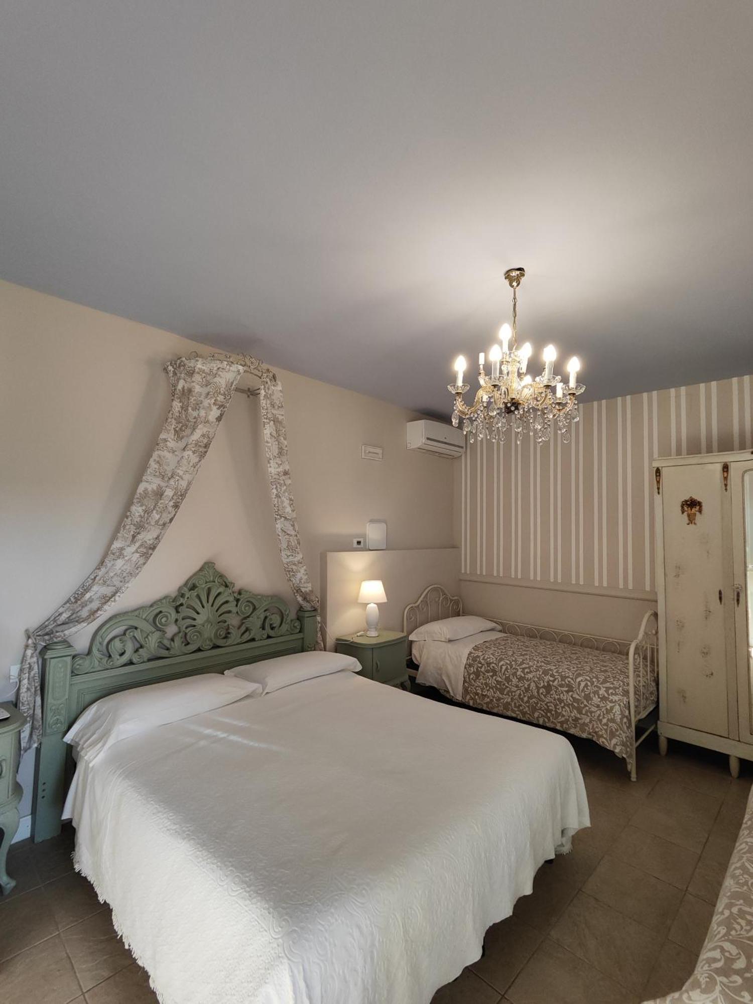 Garda Relais Antica Romelia Bed & Breakfast มอนติเคียรี ภายนอก รูปภาพ